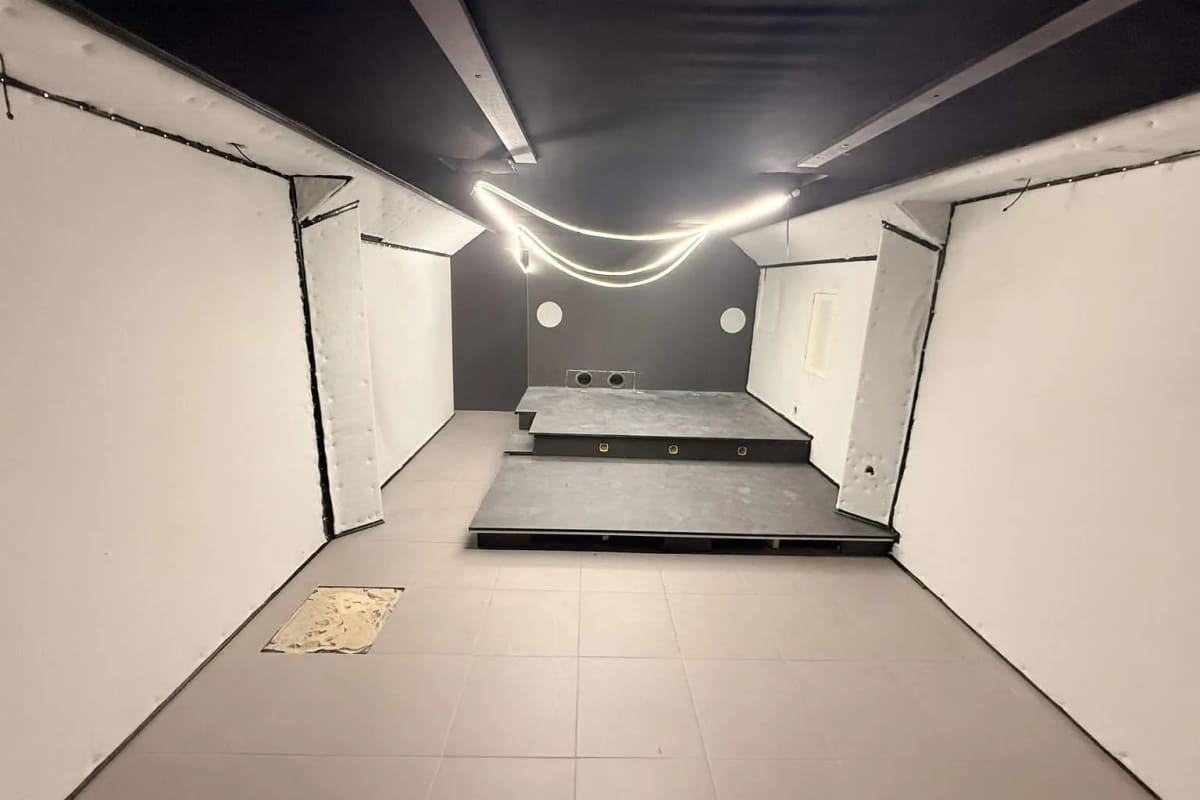 Plateformes surélevées et habillages acoustiques pendant les travaux